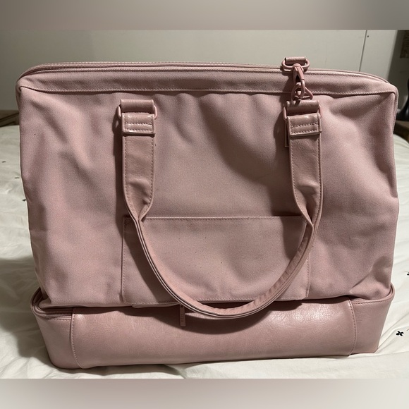 Beis The Weekender’ - Picture 2 of 4